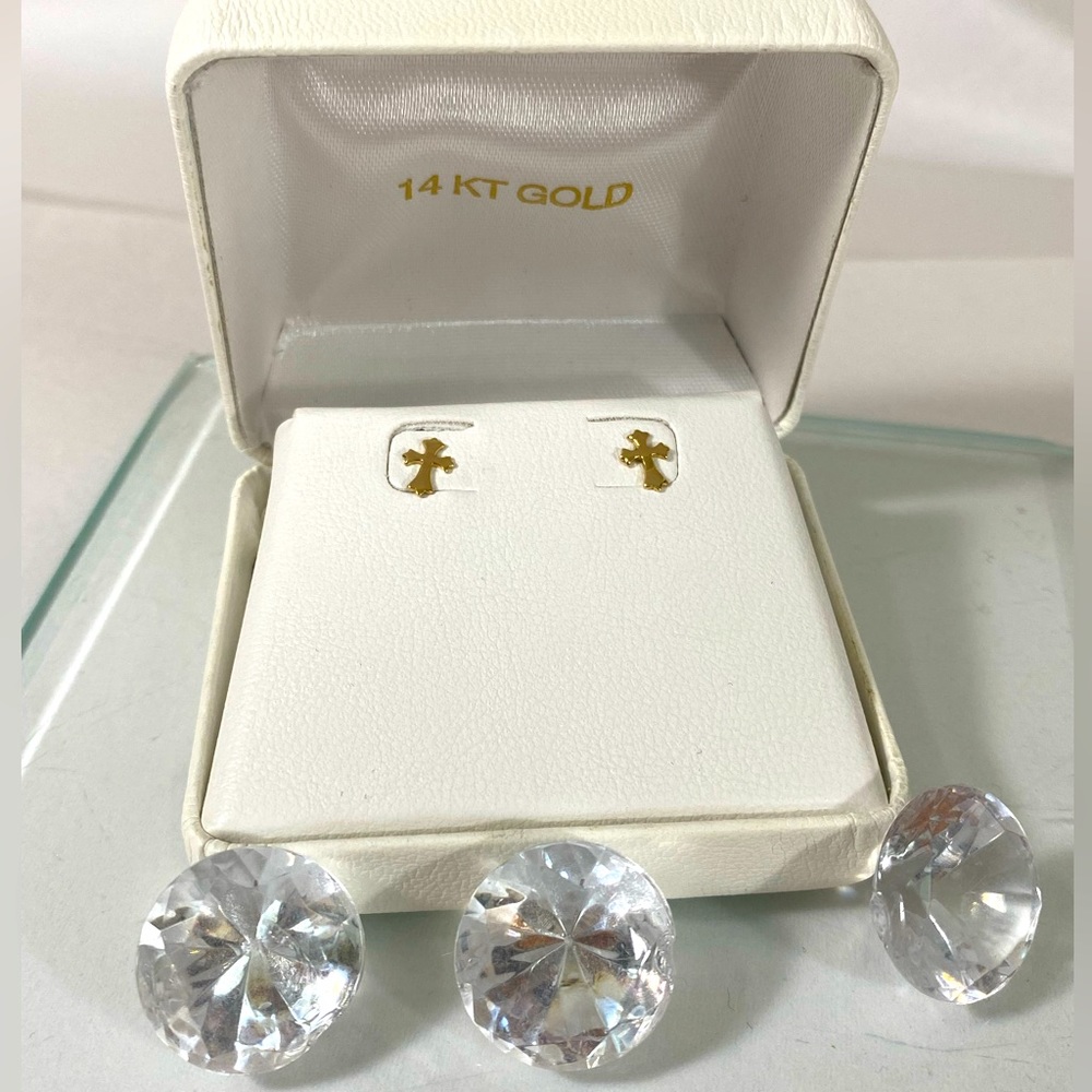 14K YELLOW GOLD cross crucifix studs ✝️ MADE IN TURKEY - Picture 3 of 15